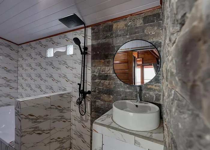 招待所 Road